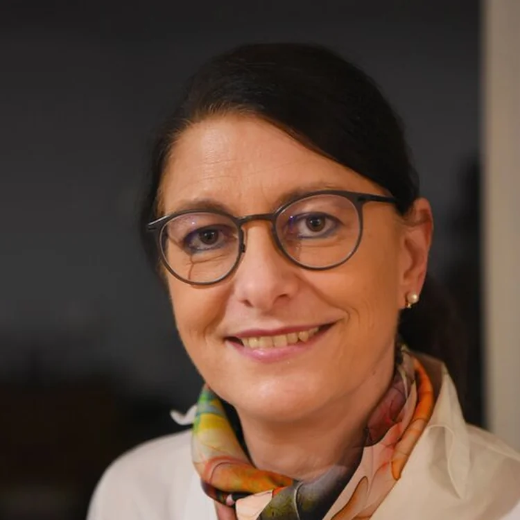 Sigrun Smola